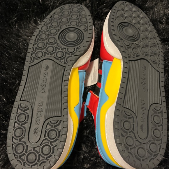 South Park (Cartman) adidas size 11.5 ( new BNIB deadstock) - Picture 6 of 8